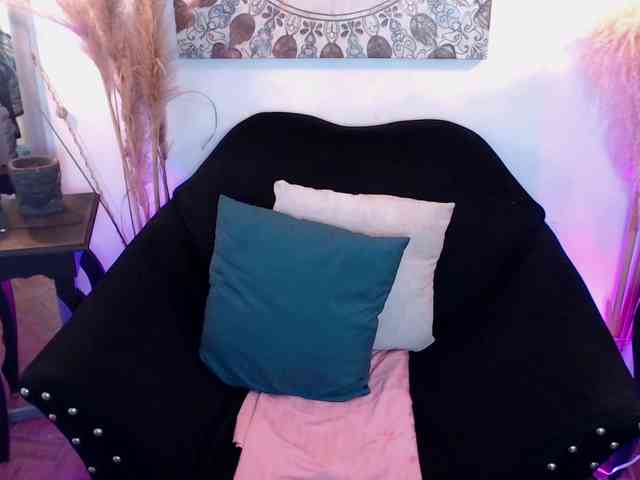 GagingZhara webcam