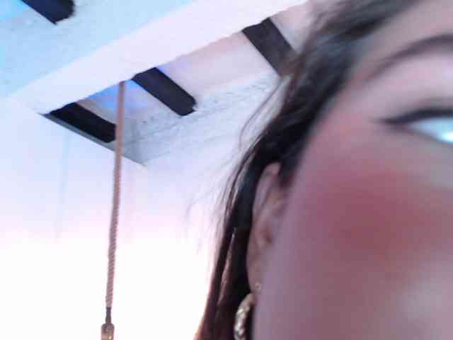 GagingZhara webcam
