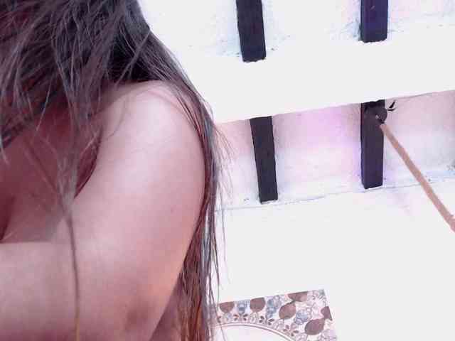 GagingZhara webcam