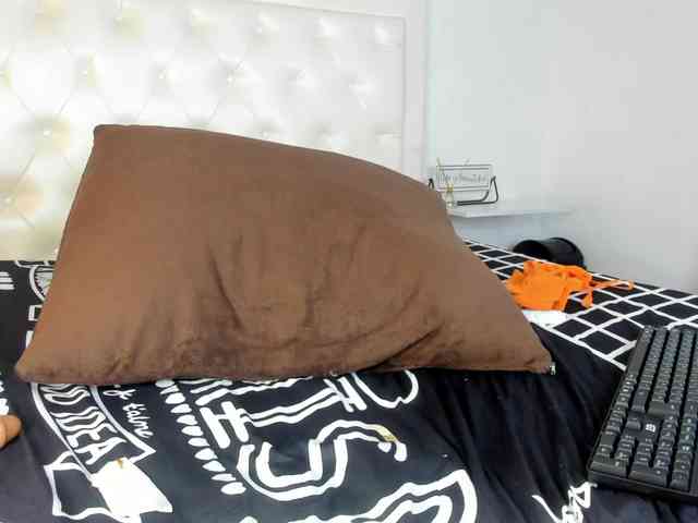 rouse-sexy-hotxx77 webcam