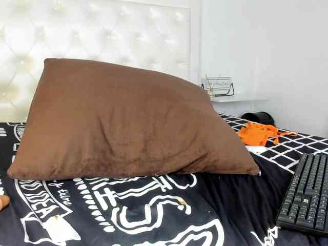 rouse-sexy-hotxx77 webcam