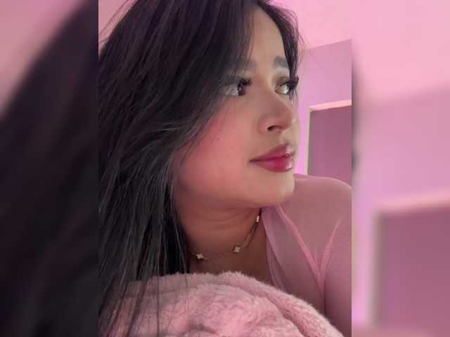 LauraSierra's BongaCams show and profile