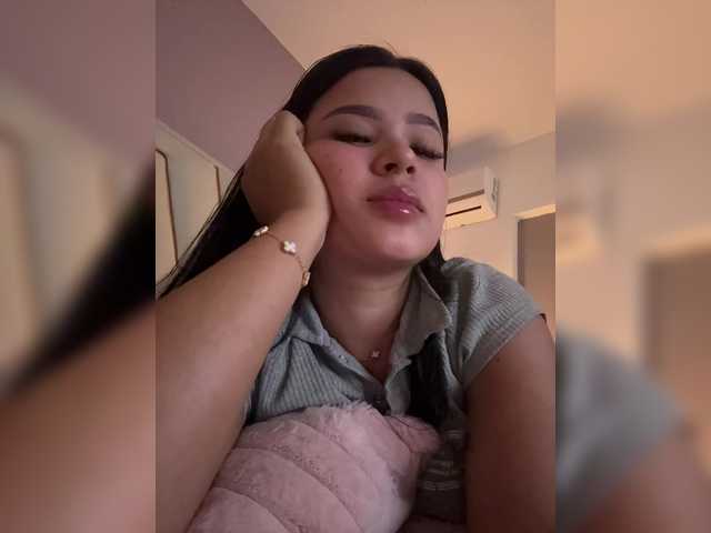 LauraSierra's BongaCams show and profile