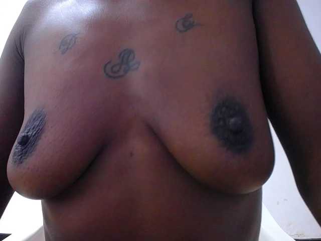 goldenn-ass's BongaCams show and profile