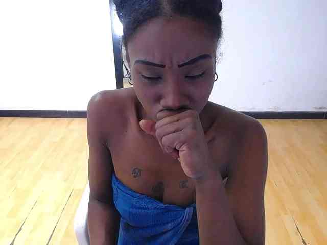 goldenn-ass Live Webcam on BongaCams