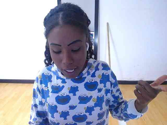 goldenn-ass Live Webcam on BongaCams