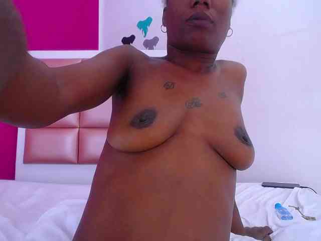 goldenn-ass webcam