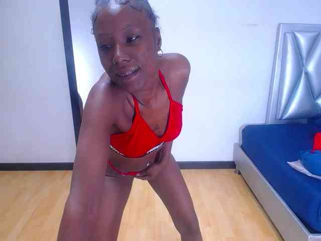 goldenn-ass Live Webcam on BongaCams