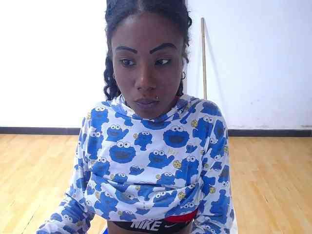 goldenn-ass Live Webcam on BongaCams