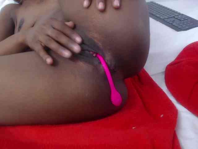goldenn-ass Live Webcam on BongaCams