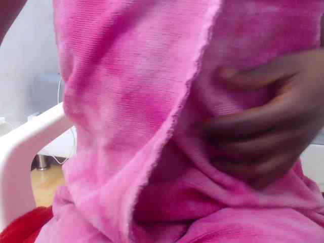 goldenn-ass Live Webcam on BongaCams