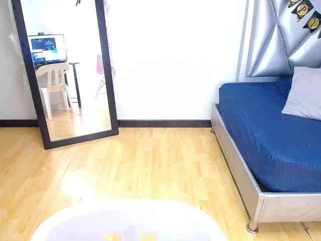 goldenn-ass webcam