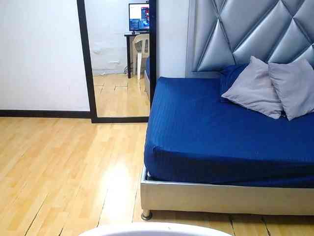 goldenn-ass webcam