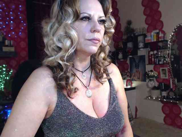 LadyVelvet webcam