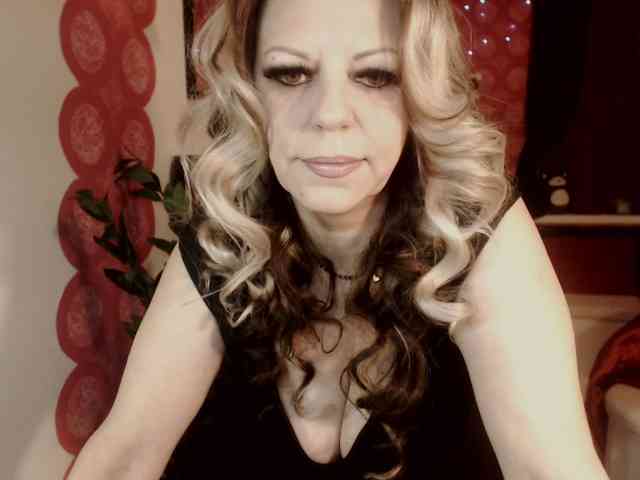 LadyVelvet webcam