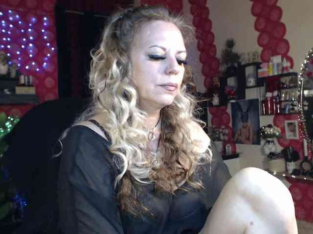 LadyVelvet webcam