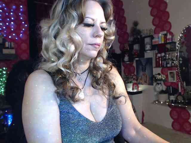 LadyVelvet webcam