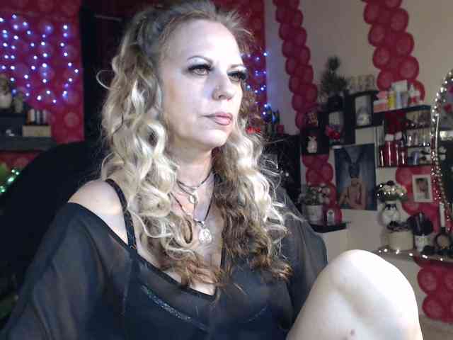 LadyVelvet webcam