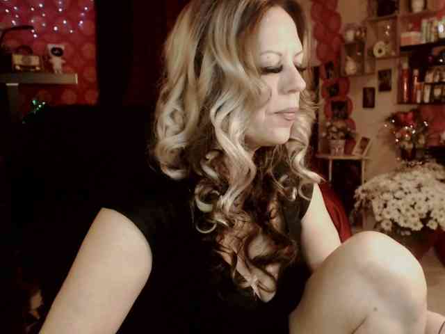 LadyVelvet webcam