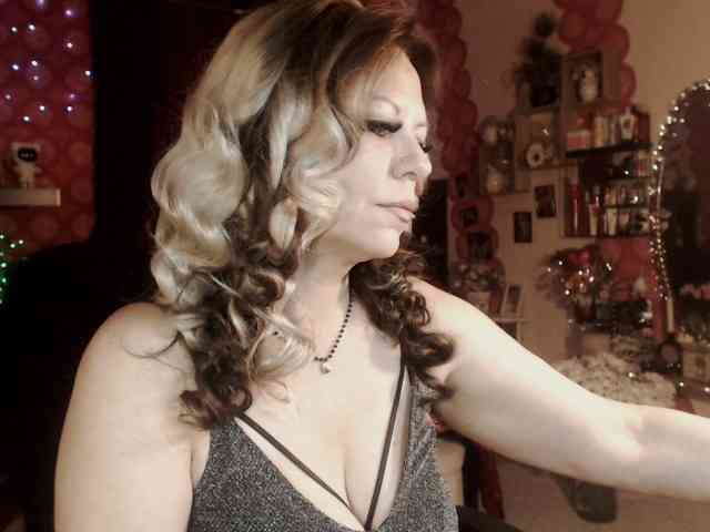 LadyVelvet webcam