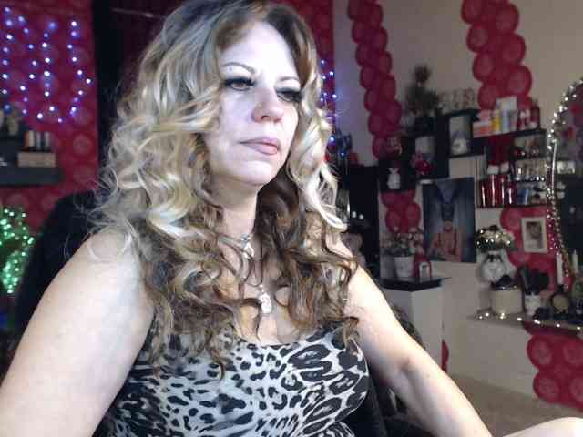 LadyVelvet webcam
