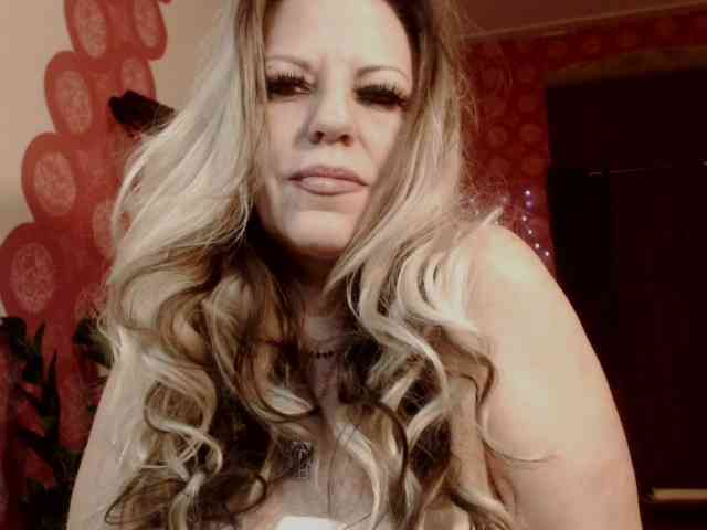 LadyVelvet webcam