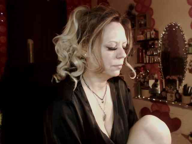LadyVelvet webcam