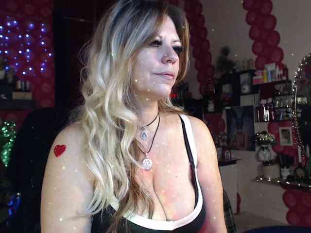 LadyVelvet webcam