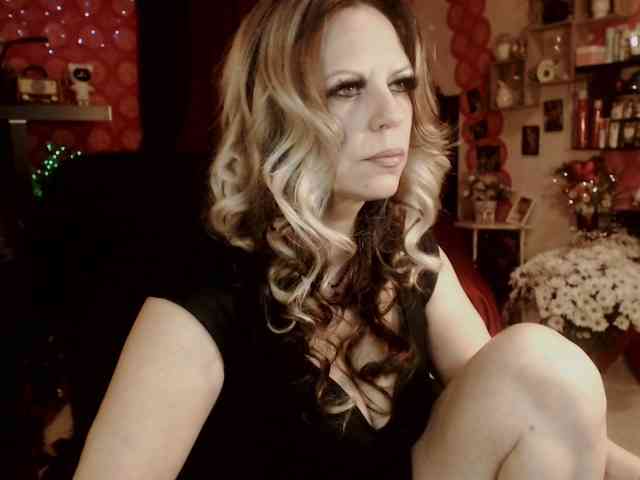 LadyVelvet webcam