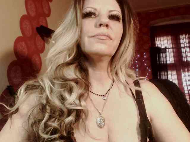 LadyVelvet webcam
