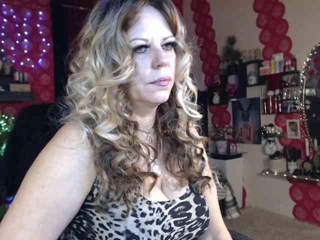 LadyVelvet webcam