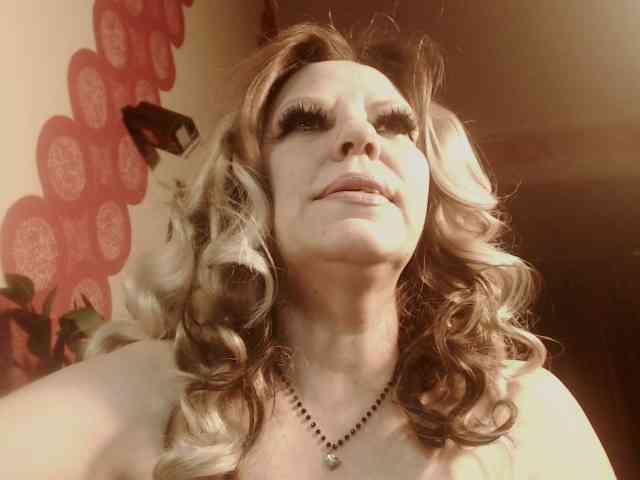LadyVelvet webcam