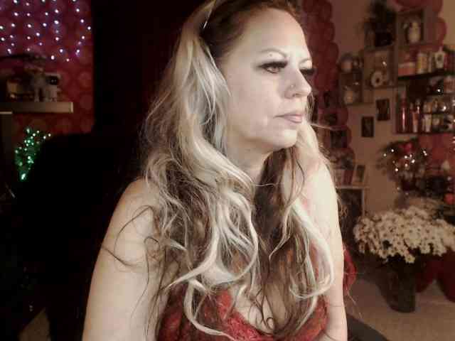 LadyVelvet webcam