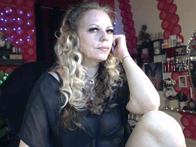 LadyVelvet webcam