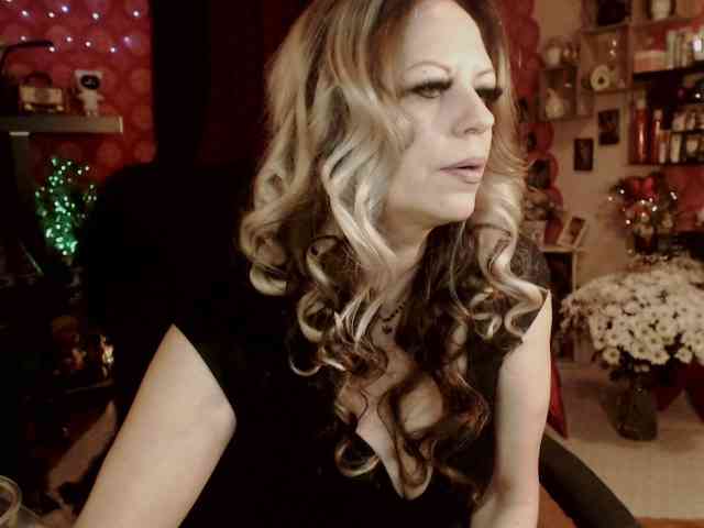 LadyVelvet webcam