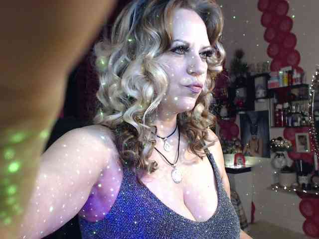 LadyVelvet webcam