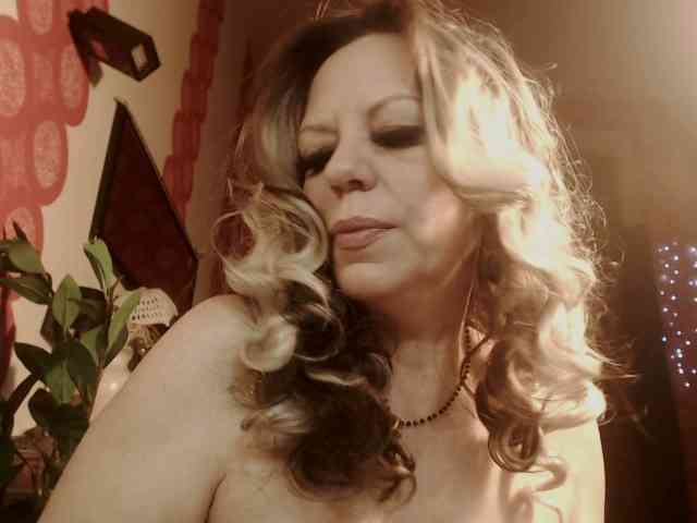 LadyVelvet webcam