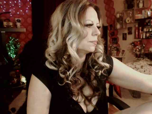 LadyVelvet webcam