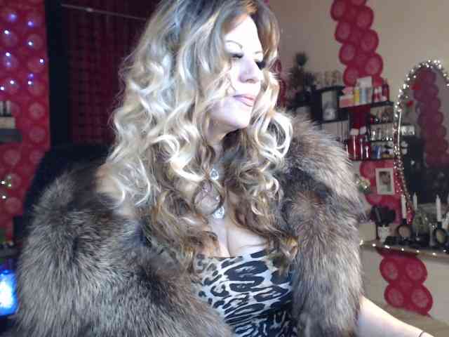 LadyVelvet webcam