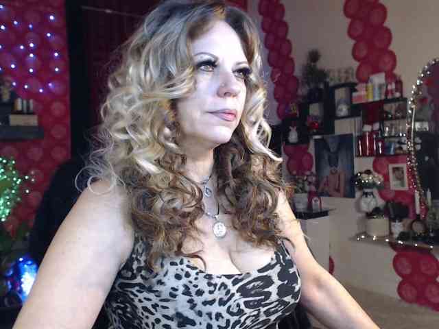 LadyVelvet webcam