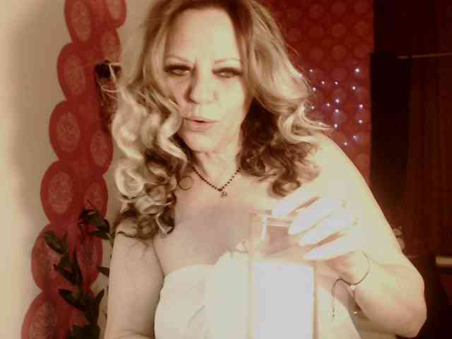 LadyVelvet webcam