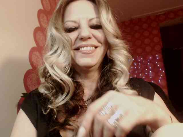 LadyVelvet webcam