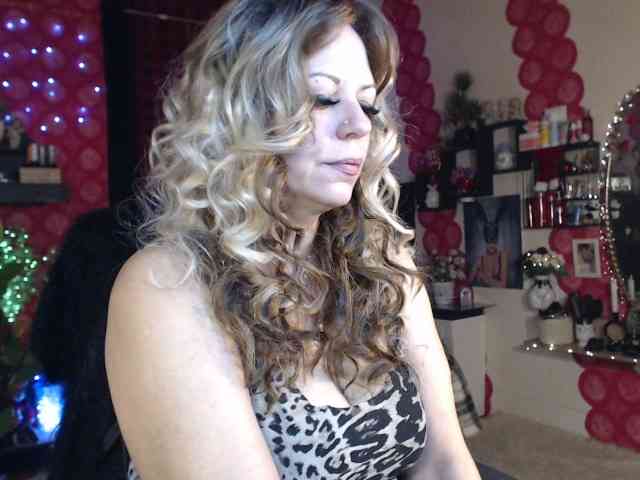 LadyVelvet webcam