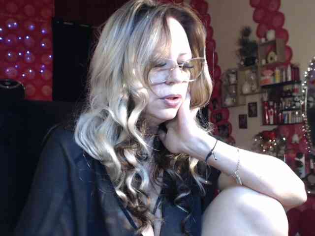 LadyVelvet webcam