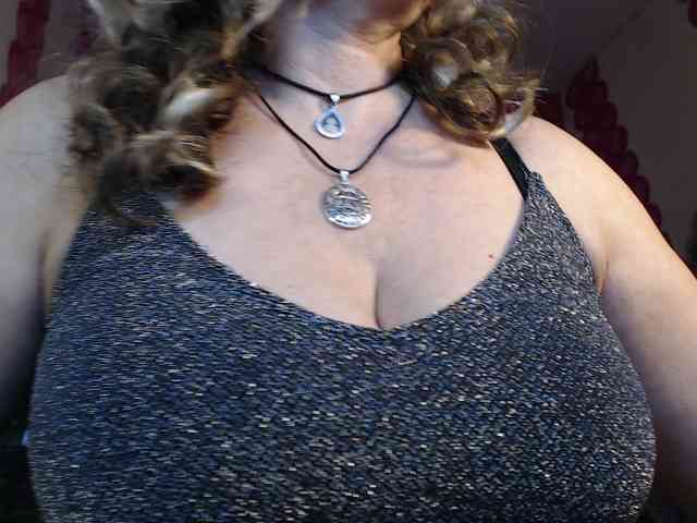 LadyVelvet webcam