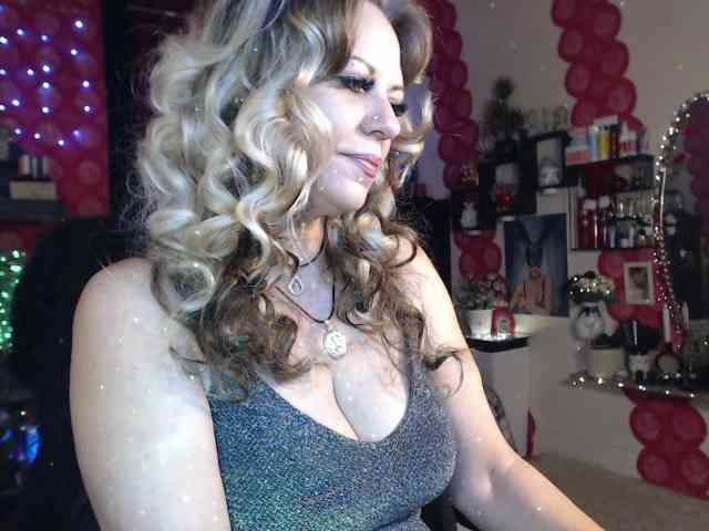 LadyVelvet webcam