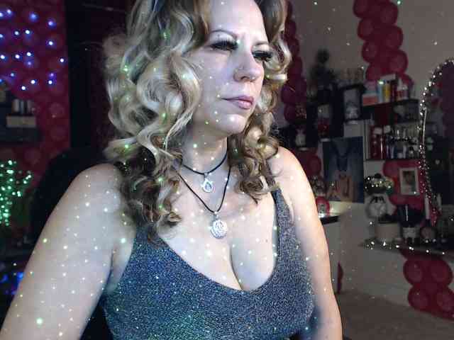LadyVelvet webcam