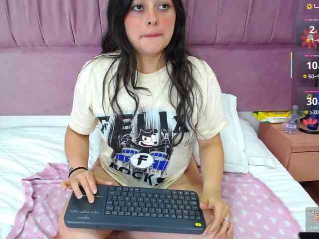 alicewatts webcam