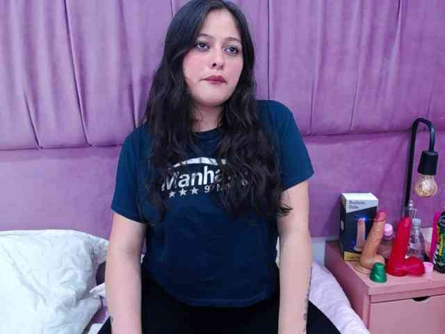 alicewatts webcam