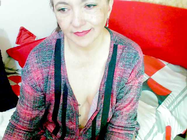 Kendraline's BongaCams show and profile